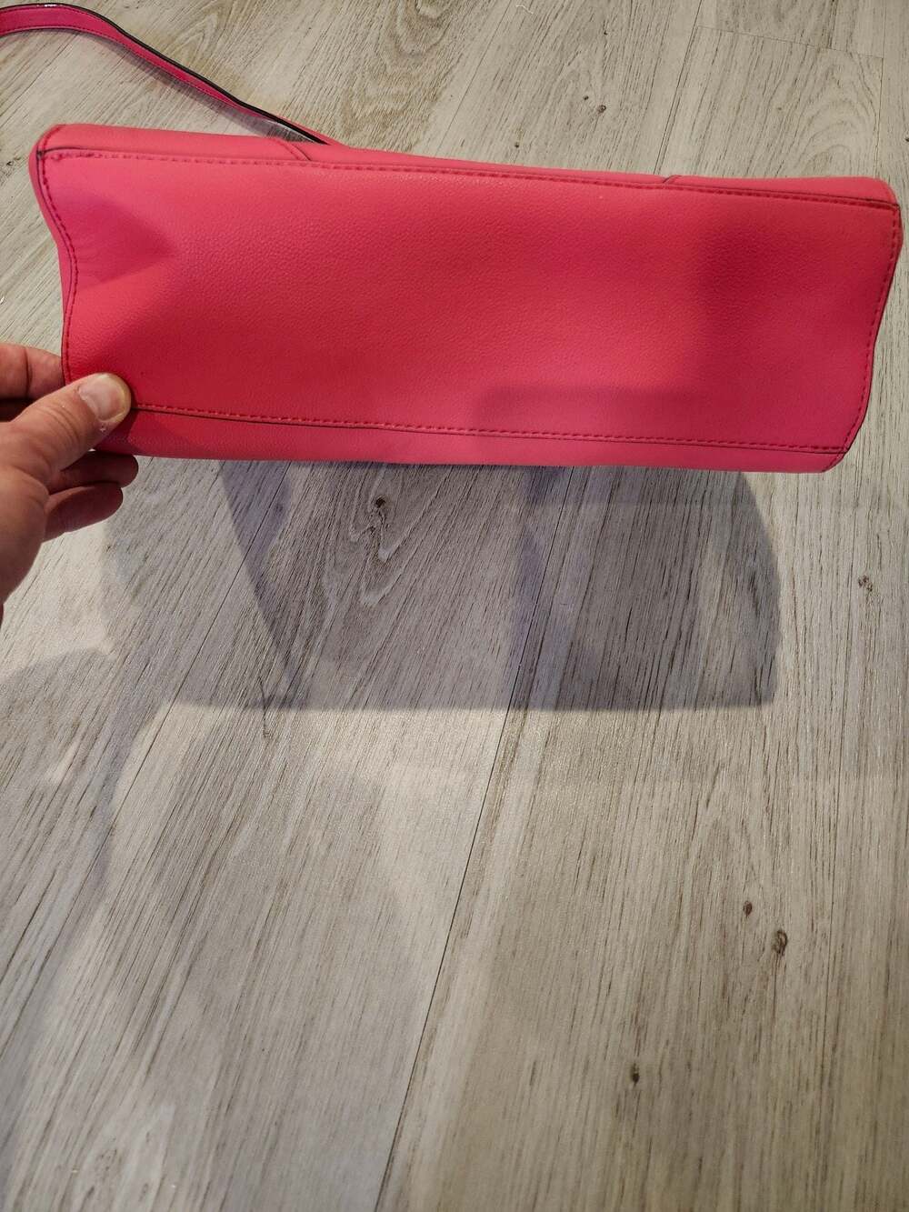 GUESS Fuchsia Shoulder Bag - Picture 4 of 4